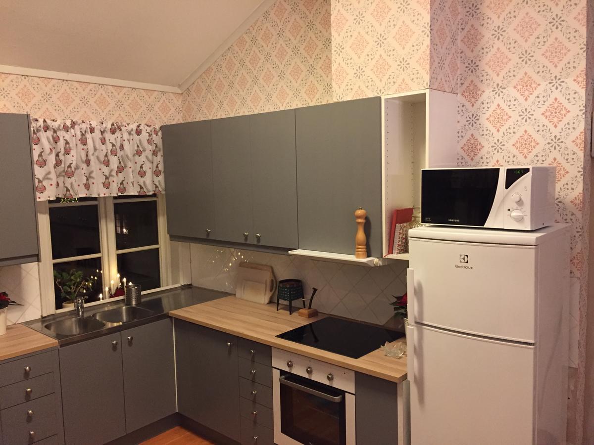 Gaestgivars Vandrarhem Och B&B Jarvso Bagian luar foto